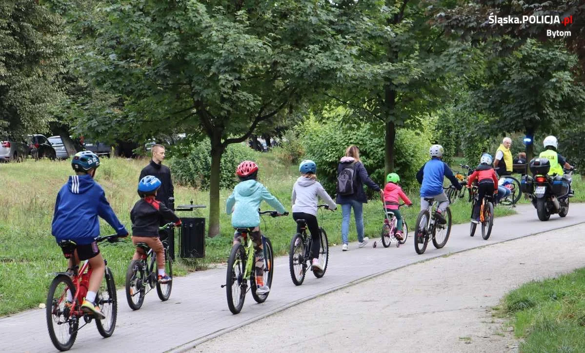 Jakie jest obowiązkowe wyposażenie roweru? Policja wyjaśnia