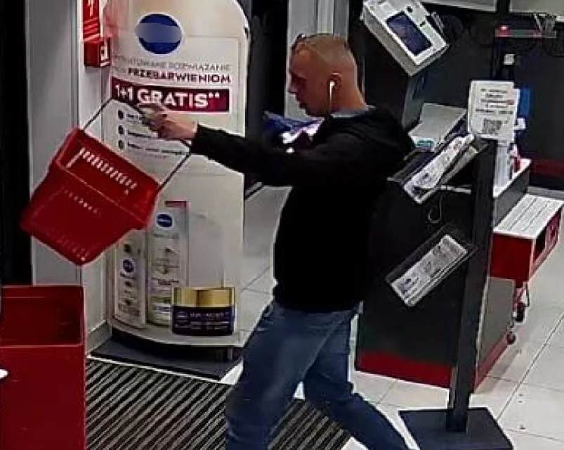 Kolejna kradzież w sosnowieckiej drogerii. Trwają poszukiwania podejrzanego