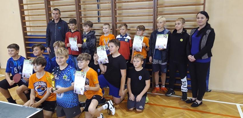 Sosnowiec: Igrzyska dzieci w tenisie stołowym w SP nr 13. Sprawdź wyniki!