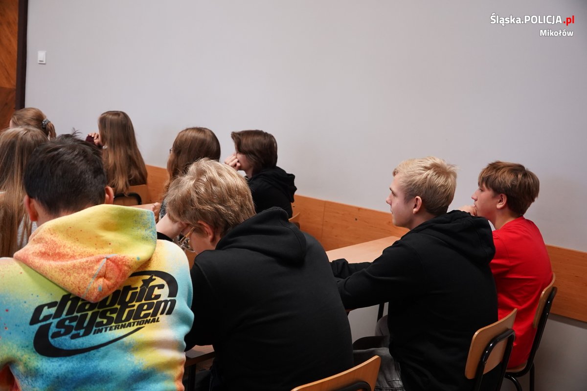 Z uczniami liceum o odpowiedzialności prawnej nieletnich