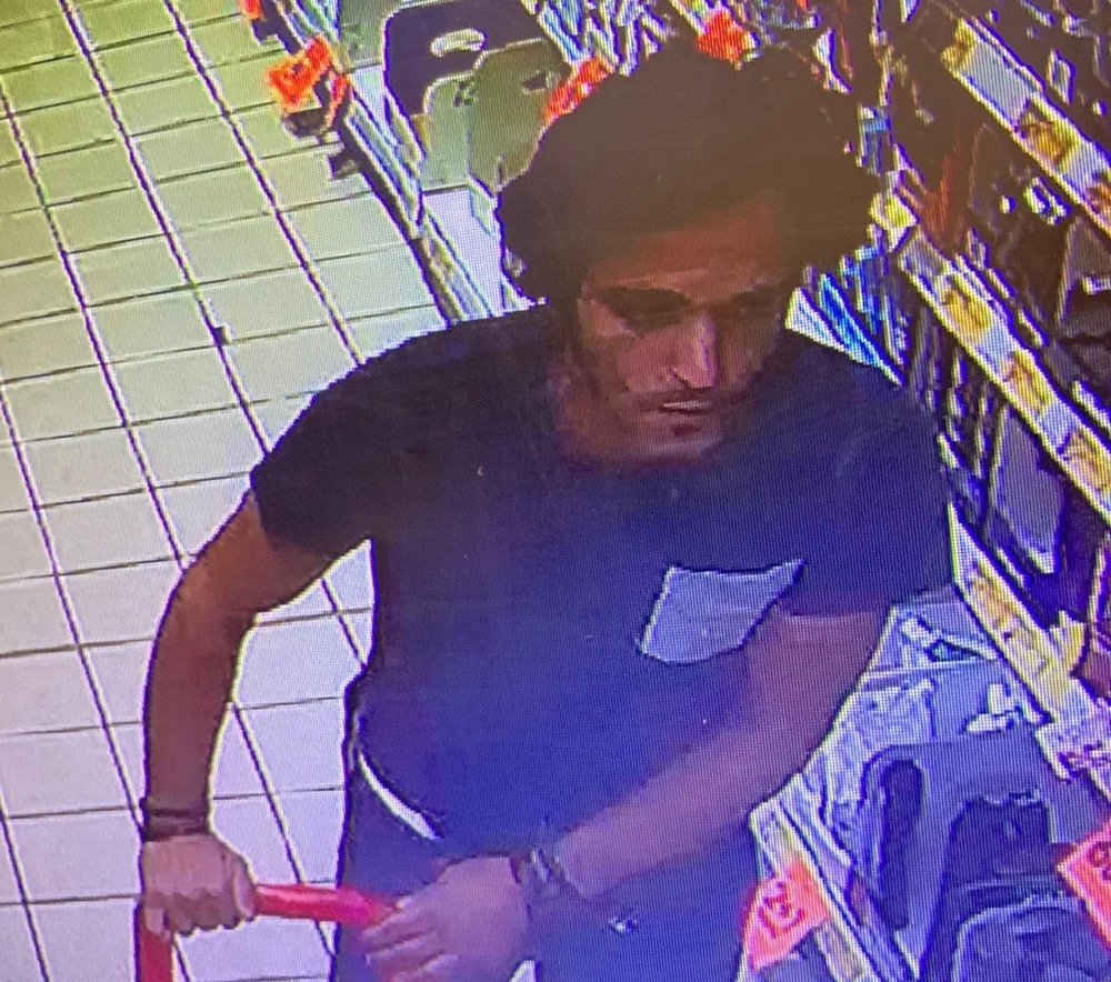 Ukradł towar za ponad 1,7 tys. zł. Poznajesz tego mężczyznę?