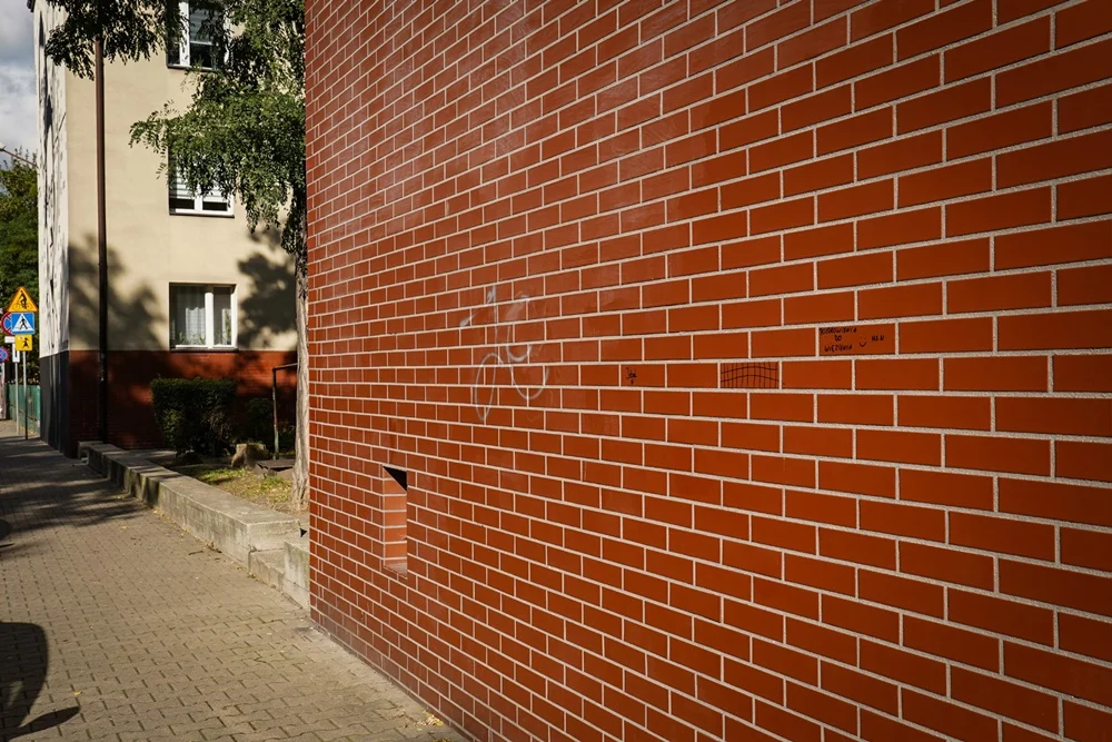 Katowice: KZGM oraz inni zarządcy nieruchomości walczą z pseudograffiti