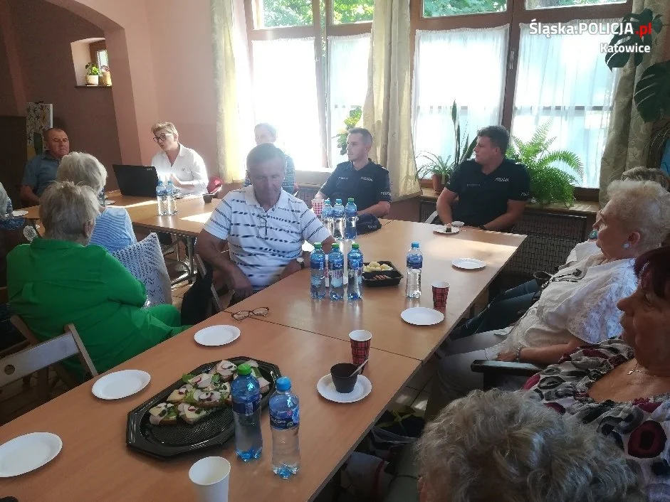 Katowiccy policjanci z Giszowca spotkali się z seniorami
