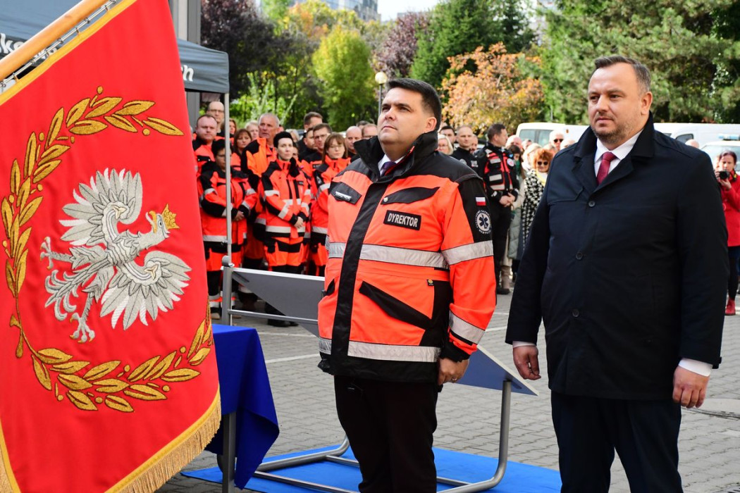 Wojewódzkie Pogotowie Ratunkowe w Katowicach otrzymało swój sztandar!