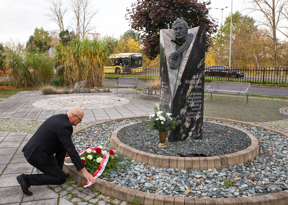 Władze Katowic upamiętniły wybitnego himalaistę - Jerzego Kukuczkę!
