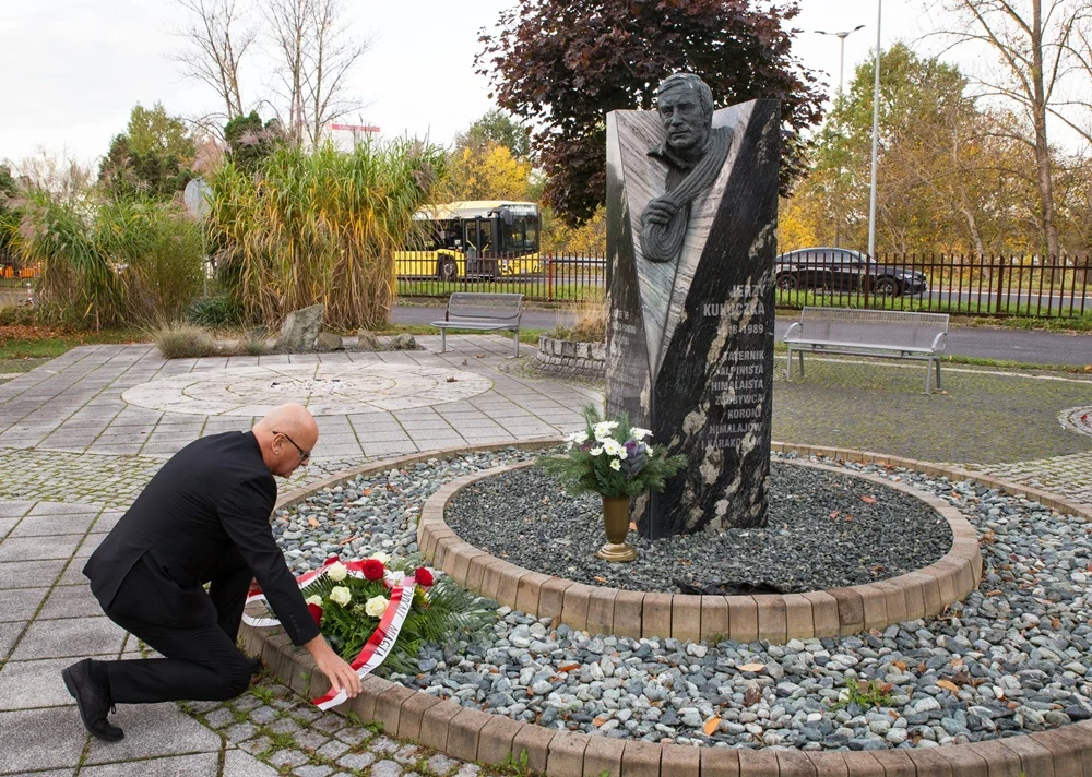 Władze Katowic upamiętniły wybitnego himalaistę - Jerzego Kukuczkę!