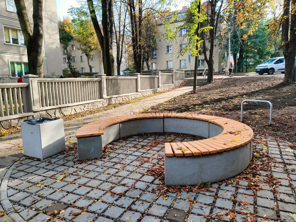 Katowickie przedszkole nr 52 z odświeżonym wejściem. Sprawdź, co wykonano!