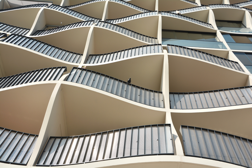 Osłonki na Balkon: Elegancja, Prywatność i Ochrona przed Słońcem!