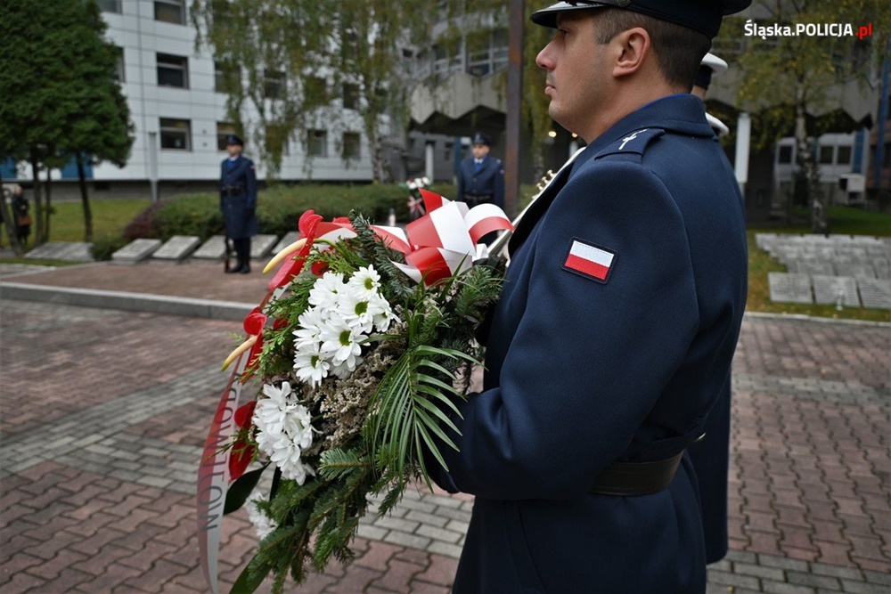 Katowiccy policjanci złożyli hołd zamordowanym policjantom
