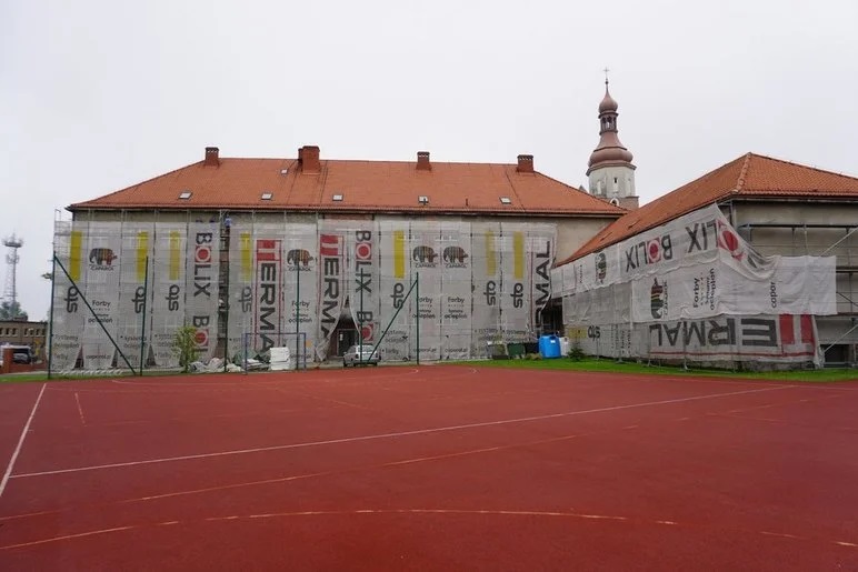 Szkoły rozbudowane i upiększone! Wystartowały remonty na ogromną skalę