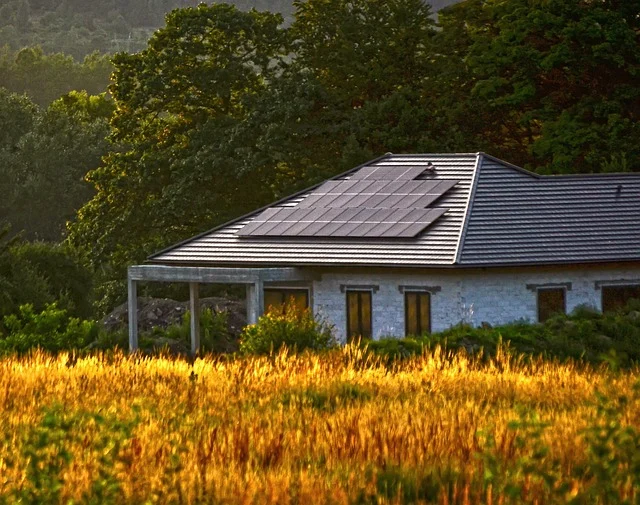 Fotowoltaika: jak dobrać regulator solarny do ładowania?
