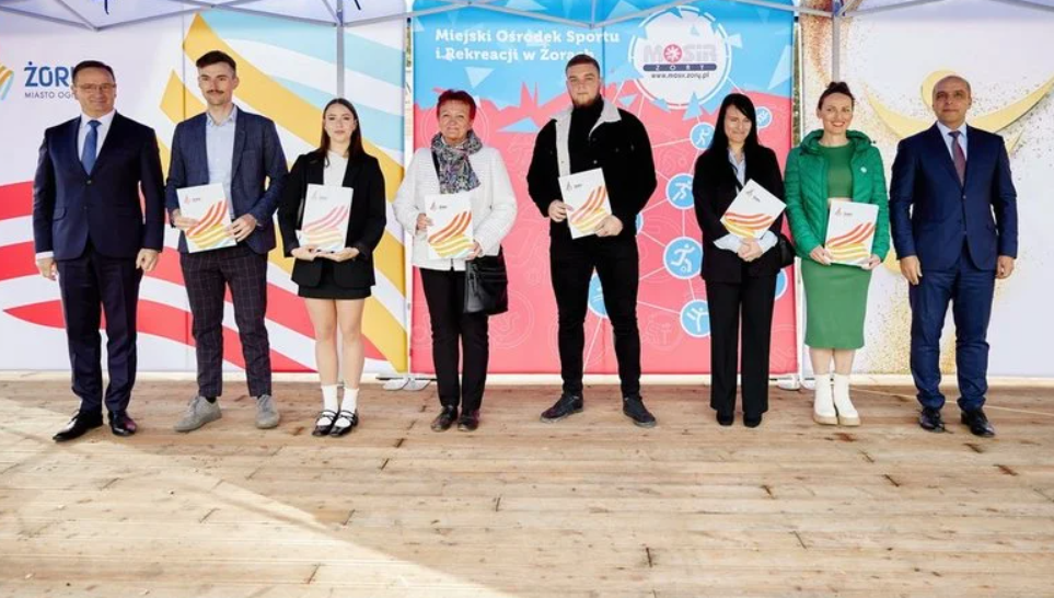 Najlepsi sportowcy oraz zapaleni rowerzyści nagrodzeni przez Prezydenta Miasta Żory