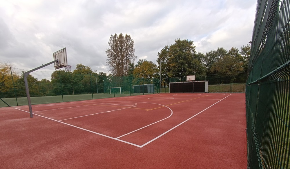 Orliki w Chorzowie coraz piękniejsze. Zakończyła się renowacja boisk