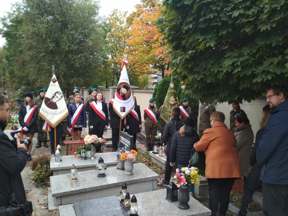 Oznaczenie grobu powstańca śląskiego Pawła Rostka. Odbyły się uroczystości na cmentarzu