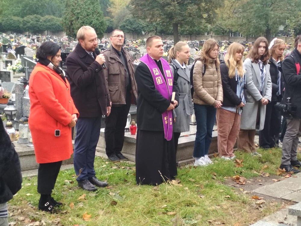 Oznaczenie grobu powstańca śląskiego Pawła Rostka. Odbyły się uroczystości na cmentarzu