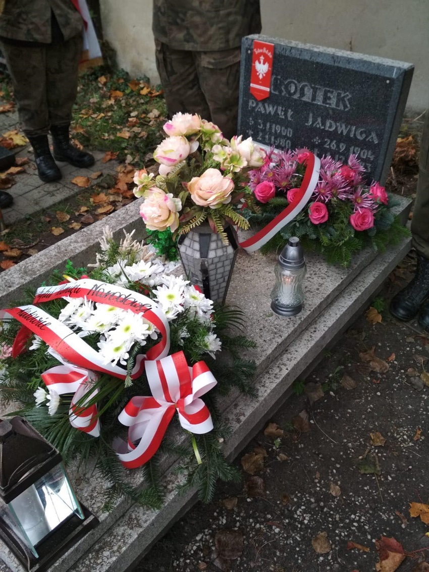 Oznaczenie grobu powstańca śląskiego Pawła Rostka. Odbyły się uroczystości na cmentarzu