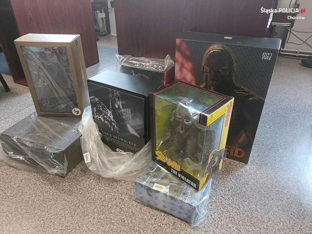 Chorzów: Policjanci odzyskali kolekcjonerskie figurki warte 13 tys. zł!