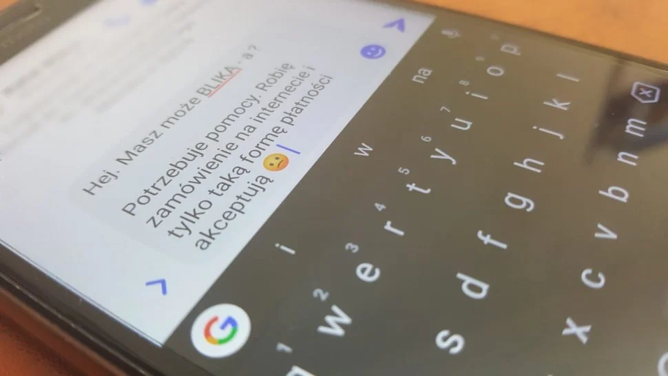 Policja ostrzega: Uwaga na wyłudzenia z wykorzystaniem systemu płatności mobilnych!