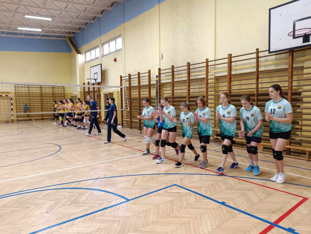 Siatkarki UKS Dwójka zagrały w Świętochłowicach!