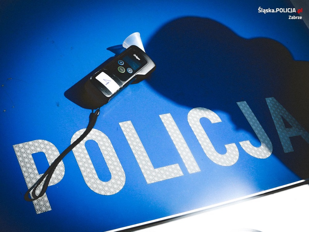 Nietrzeźwy i z zakazem prowadzenia pojazdów spowodował kolizję