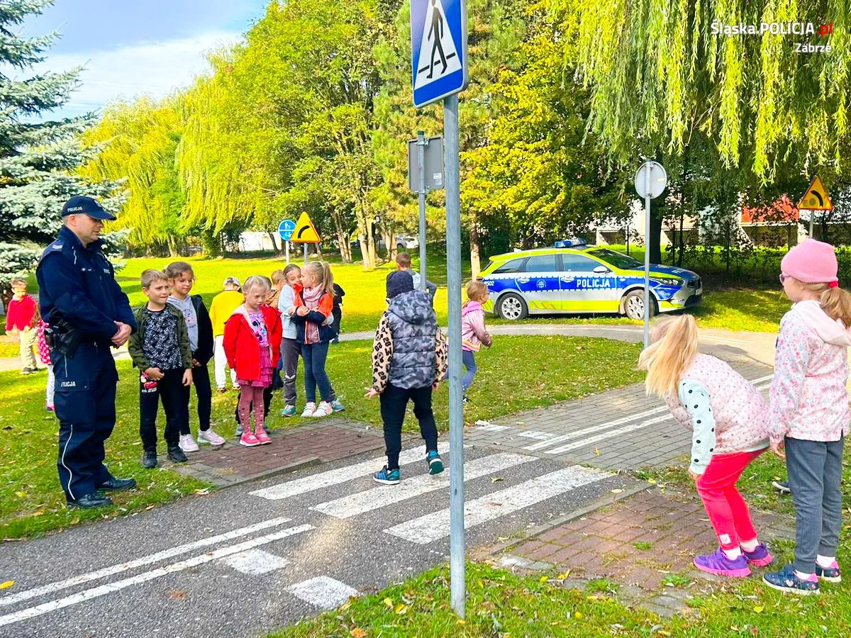 Dzielnicowi z zabrzańskiej dwójki z wizytą u uczniów