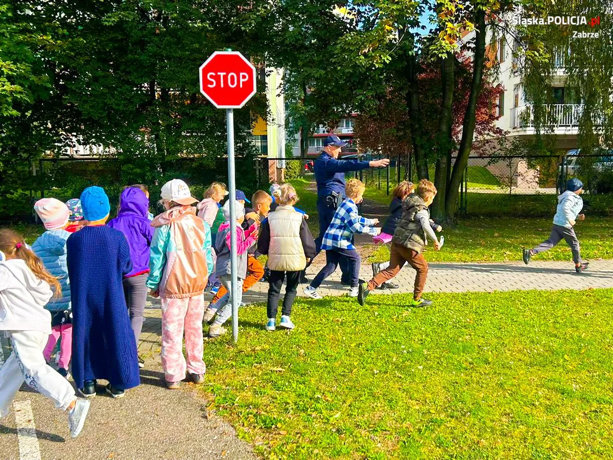 Dzielnicowi z zabrzańskiej dwójki z wizytą u uczniów