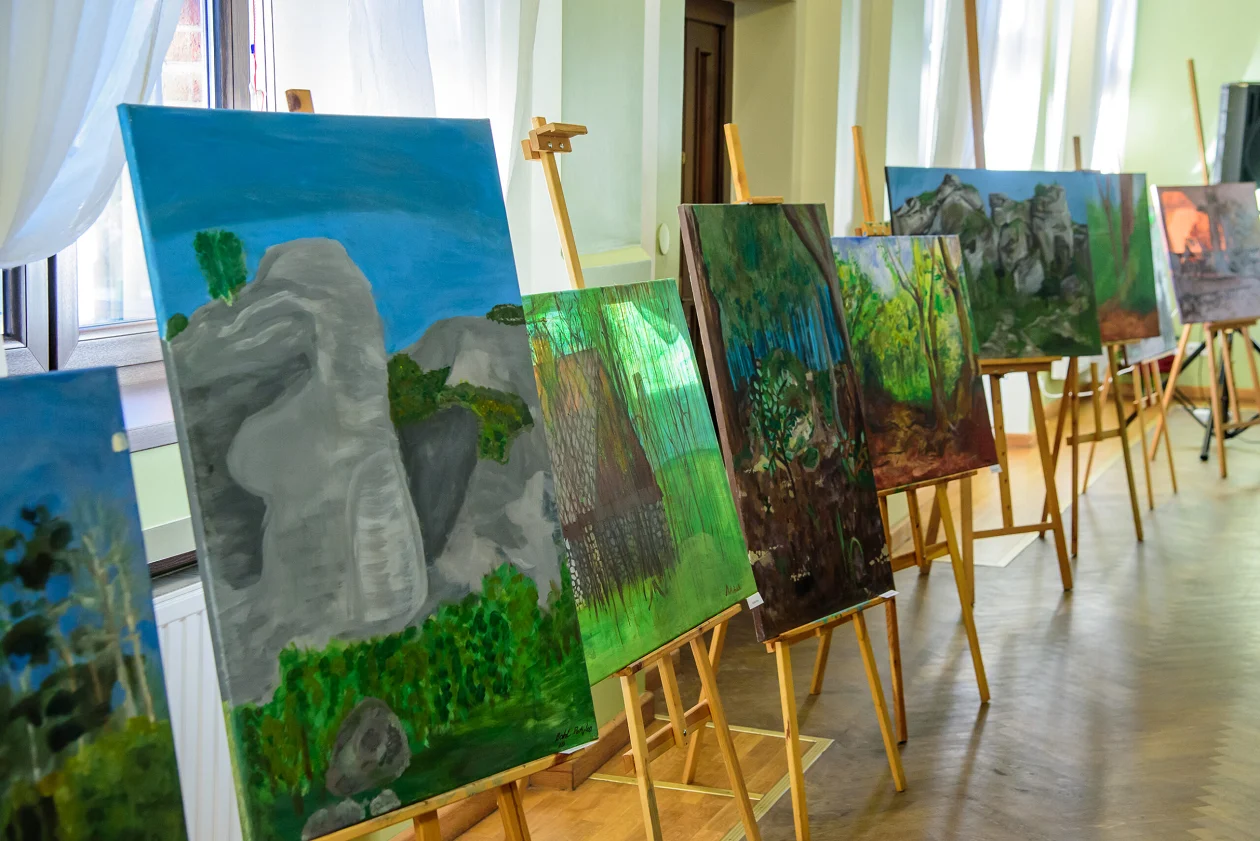 Za nami wernisaż wystawy prac malarskich uczniów Liceum Sztuk Plastycznych [ZDJĘCIA]