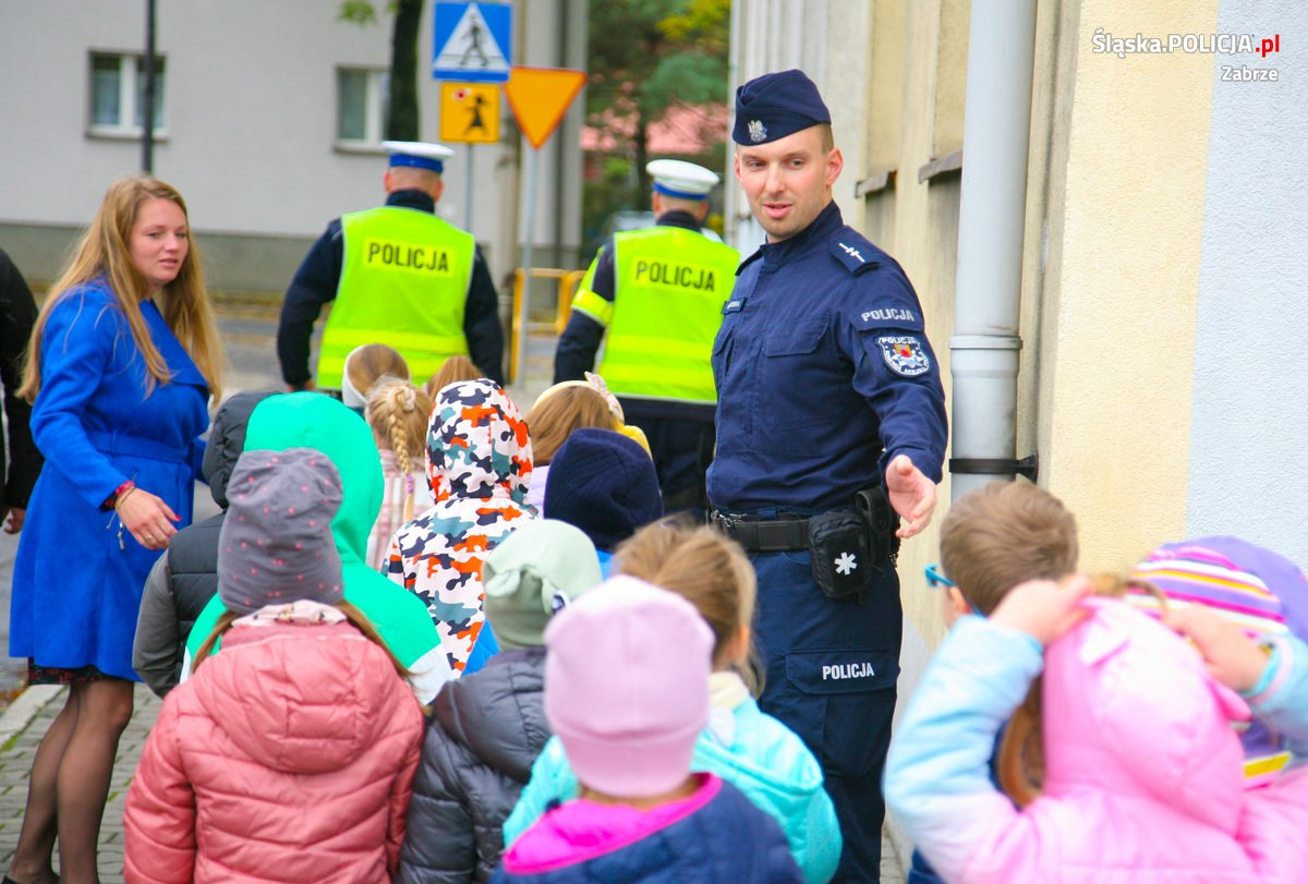 Profilaktyczne spotkanie policjantów z uczniami podstawówki
