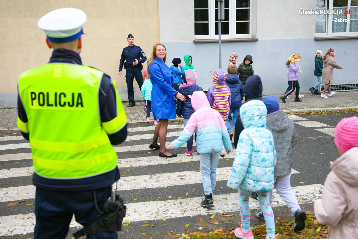 Profilaktyczne spotkanie policjantów z uczniami podstawówki