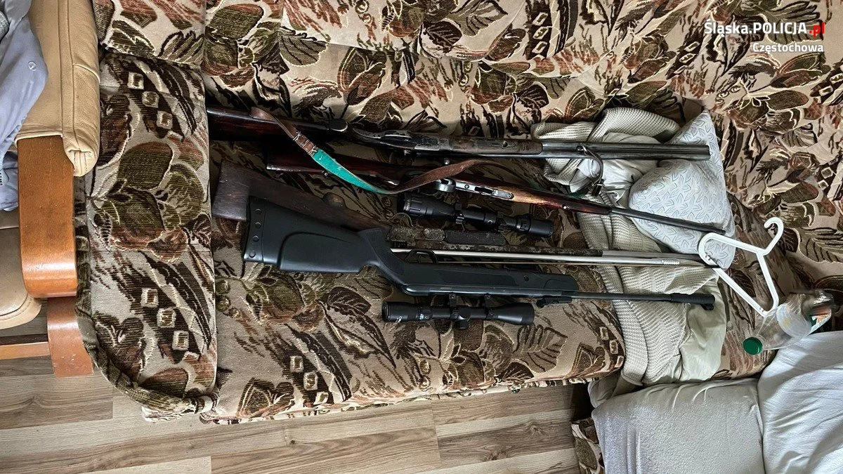 Dzielnicowi z Kłomnic przejęli nielegalną broń i amunicję!