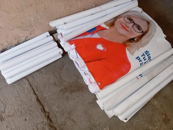 „Baner polityczny ratuje życie” – wyborcze banery pojadą na Ukrainę
