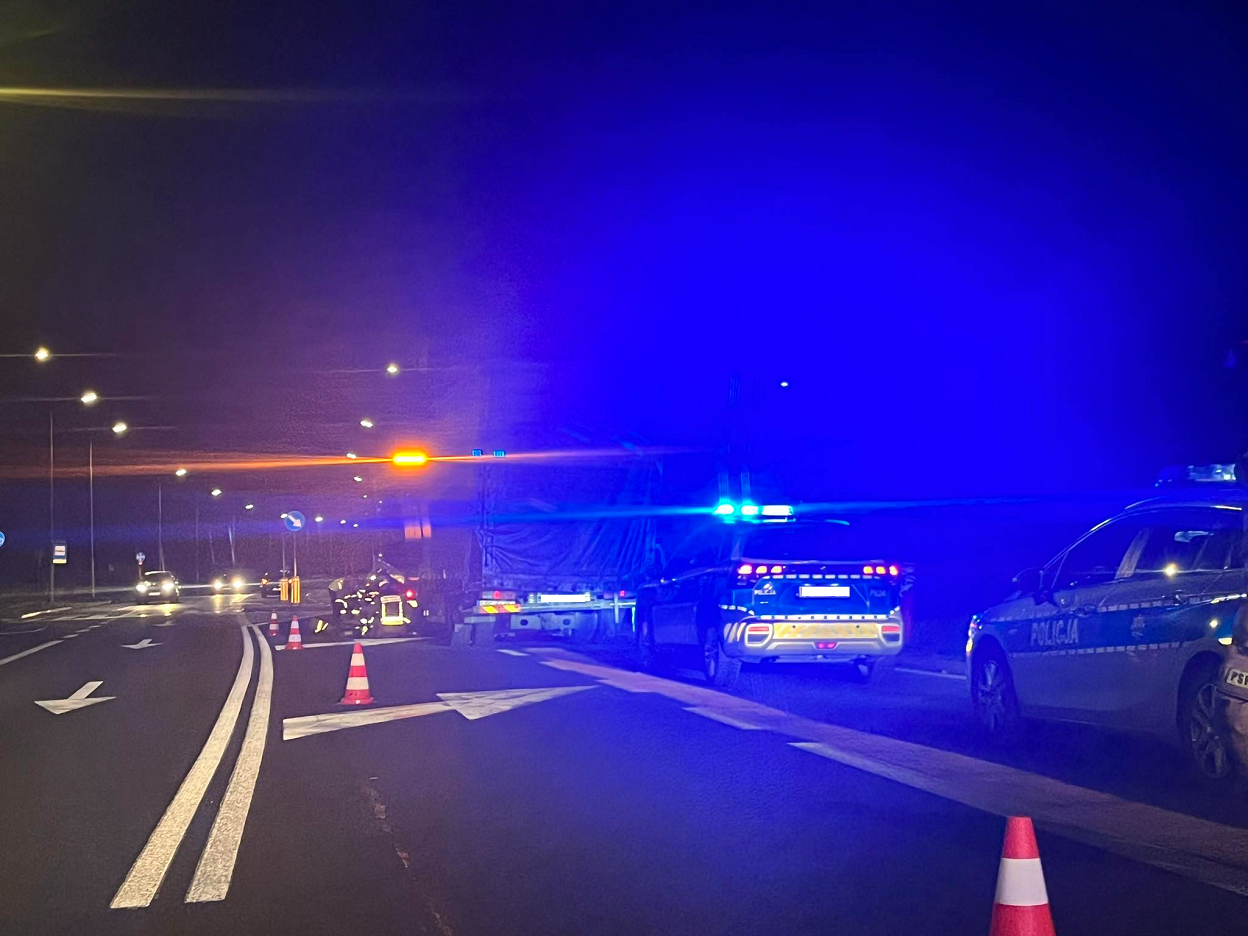 Awaria samochodu ciężarowego na ul. Górnośląskiej. Doszło do wycieku oleju