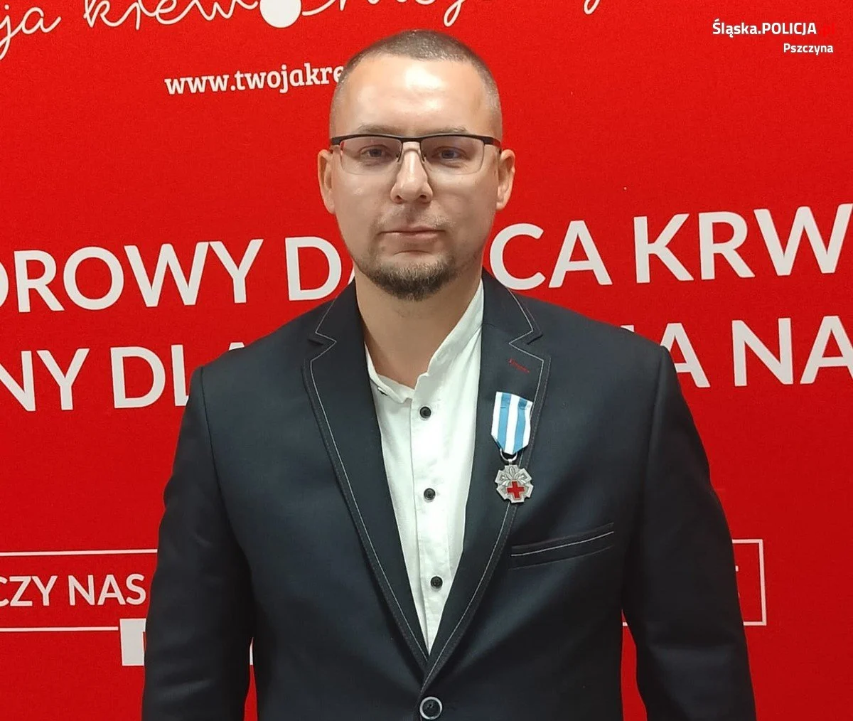 Policjant z Pszczyny odznaczony odznaką Honorowego Dawcy Krwi. Oddał w sumie ponad 30 l krwi!