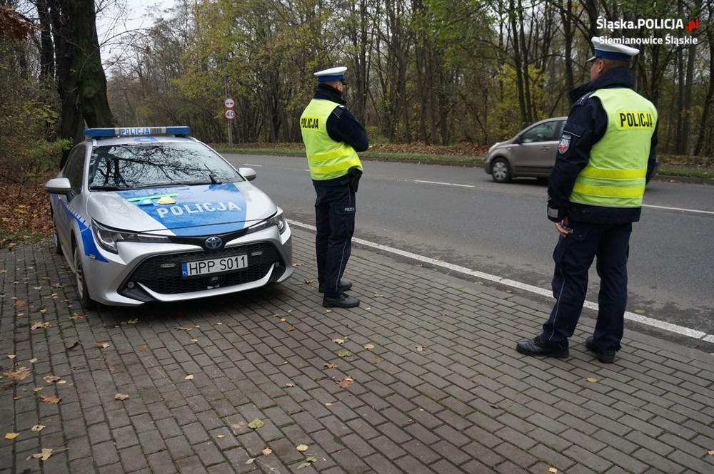 Policjanci z profilaktyką podczas Światowego Dnia Pamięci Ofiar Wypadków Drogowych
