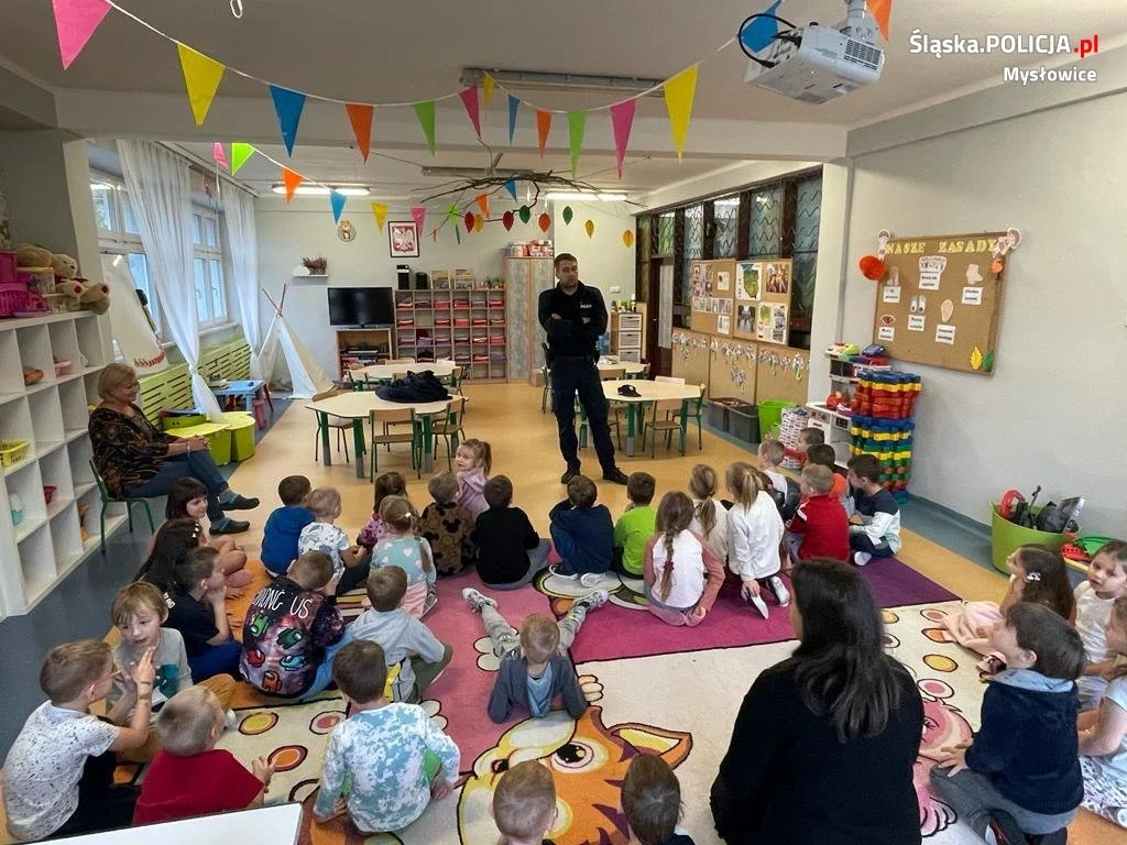 Mysłowiccy dzielnicowi odwiedzili przedszkole