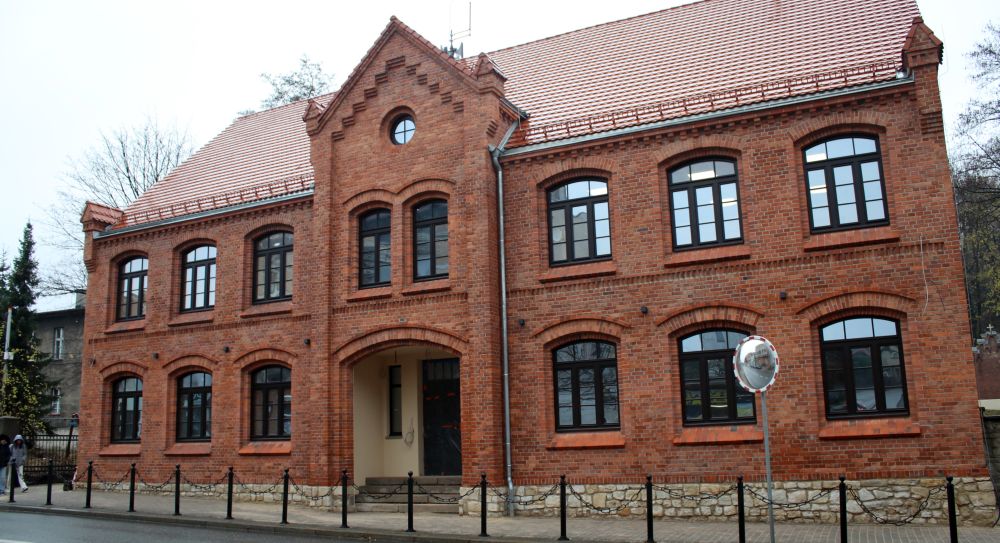 Piekary Śląskie: Przebudowa Młodzieżowego Dom Kultury na finiszu