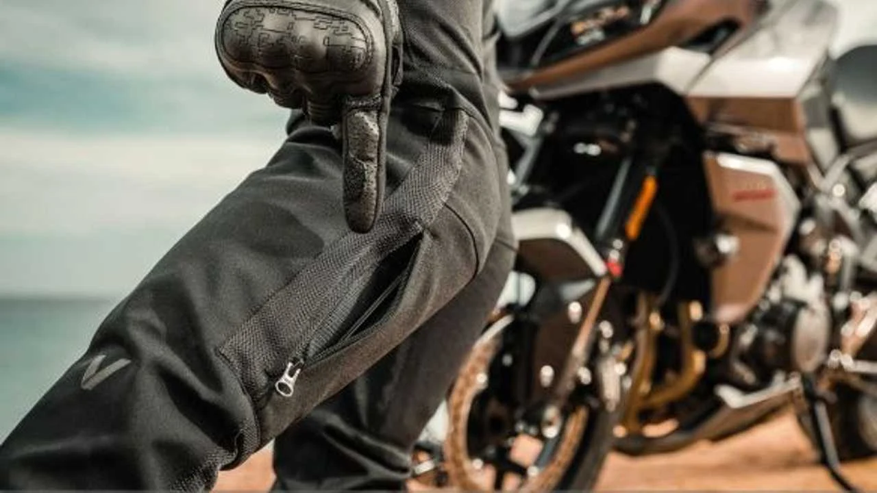 Jak wybrać odpowiednie spodnie motocyklowe zapewniające bezpieczeństwo?