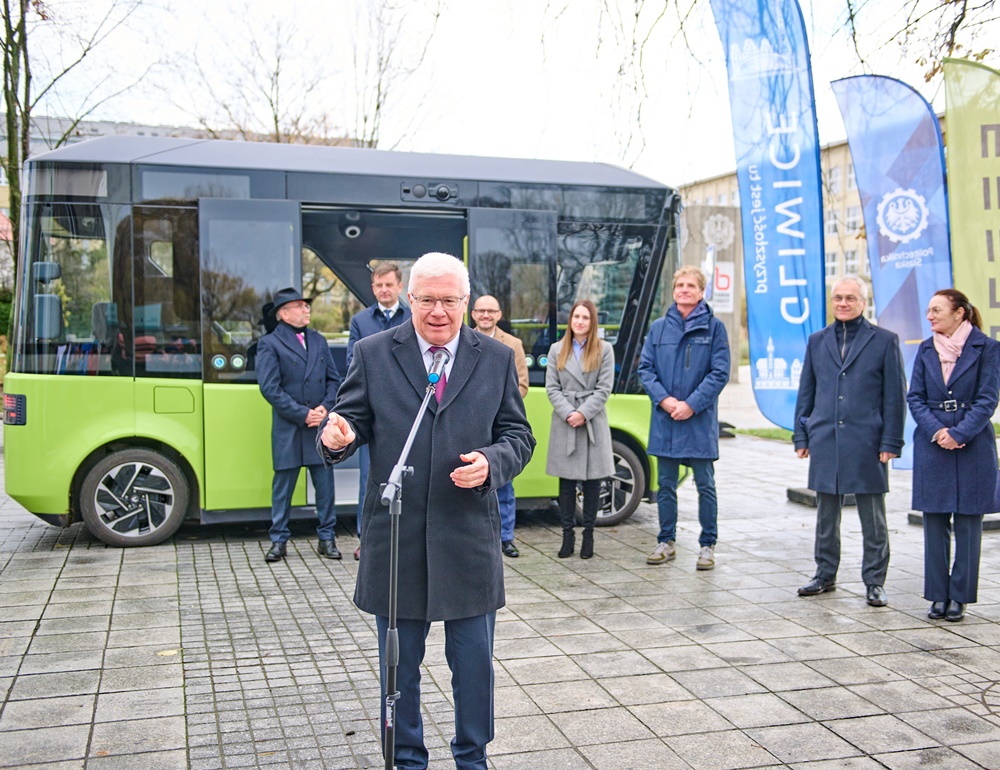 Gliwice na drodze do przyszłości. Samojezdny bus kursuje już 2 tygodnie
