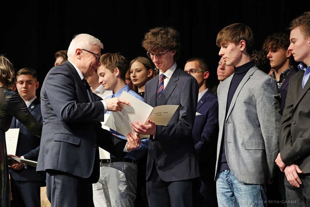 Gliwicki Laur Nauki 2023. Adam Neumann nagrodził 89 uczniów