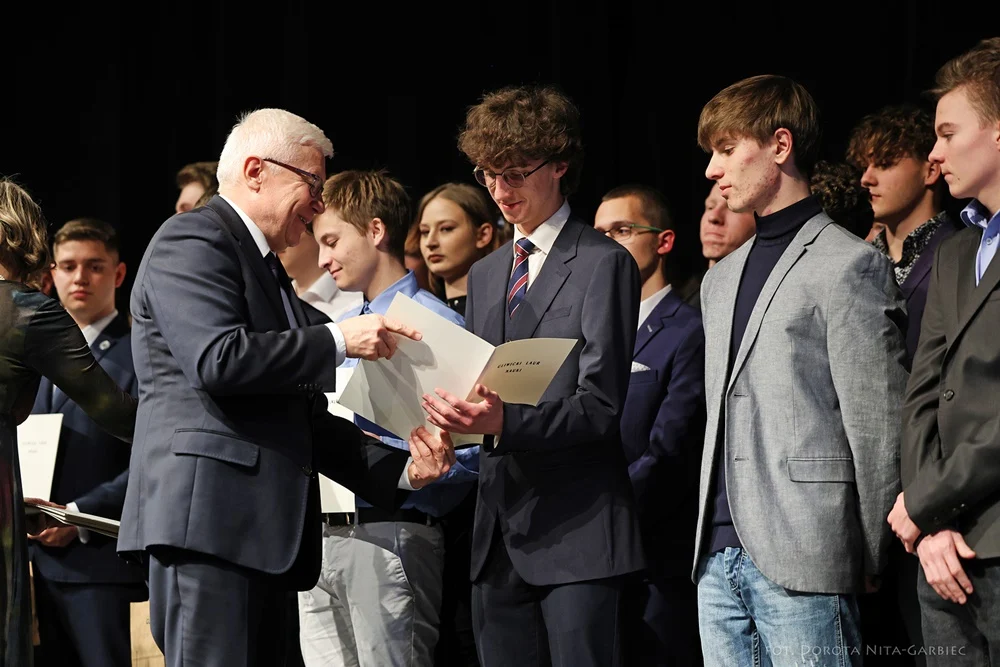 Gliwicki Laur Nauki 2023. Adam Neumann nagrodził 89 uczniów