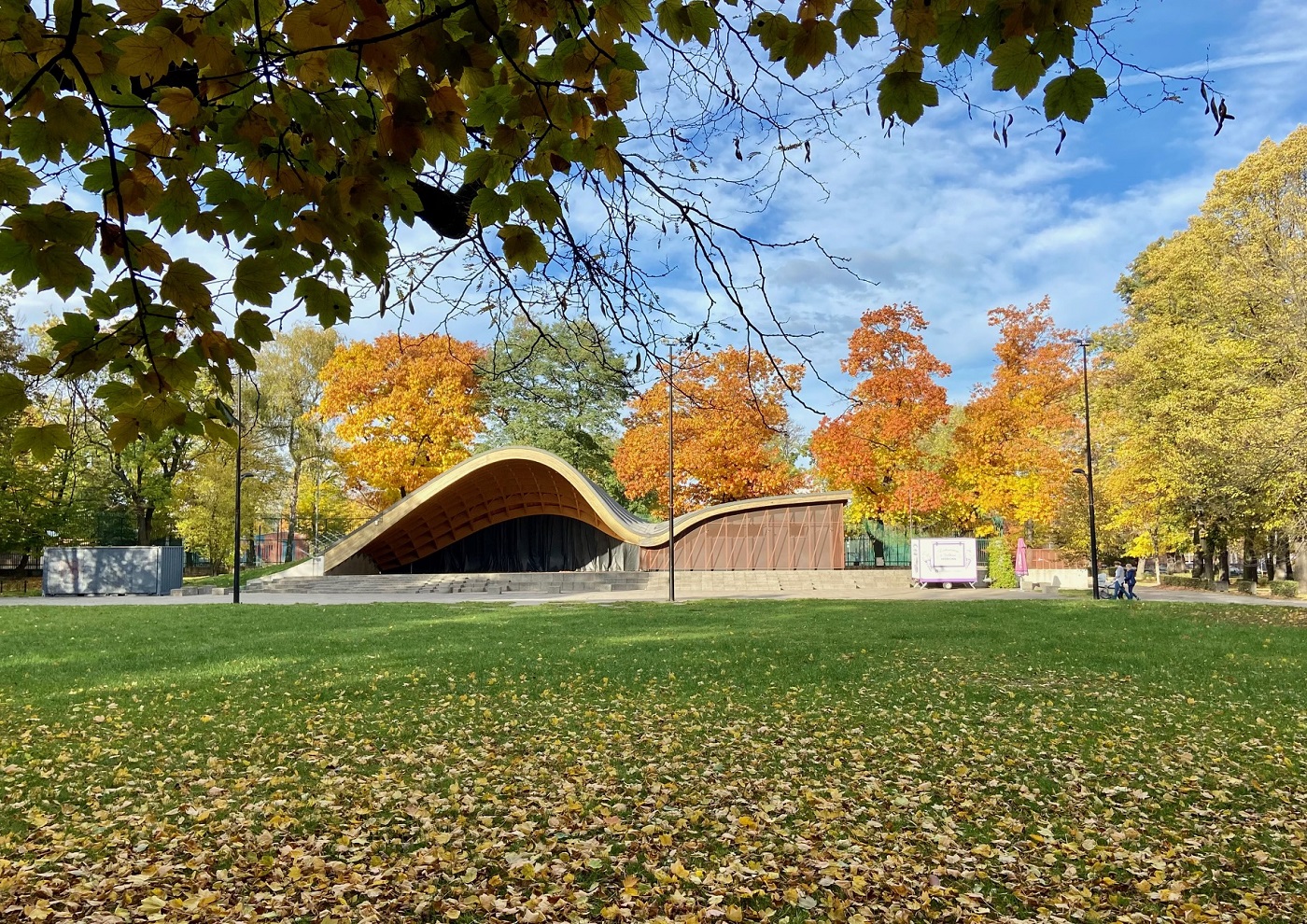 Wspólne śpiewanie pieśni patriotycznych z okazji Narodowego Święta Niepodległości