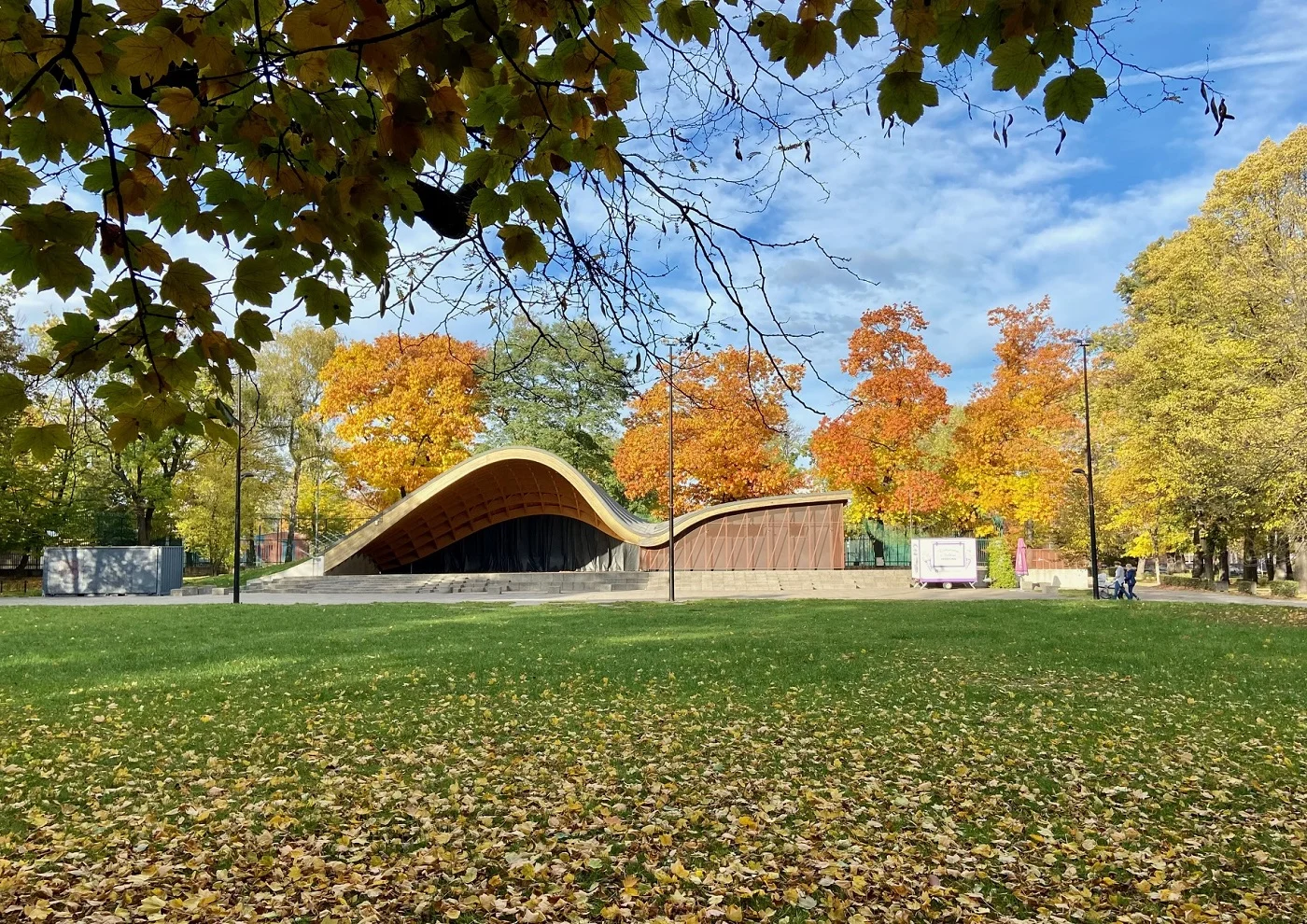 Wspólne śpiewanie pieśni patriotycznych z okazji Narodowego Święta Niepodległości