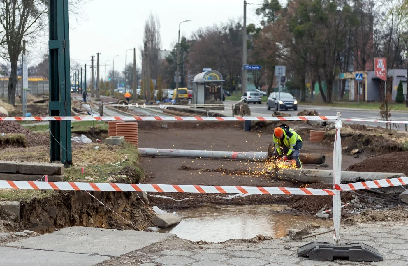 Przejazd przez ul. Drzewną w Stroszku zamknięty. Rusza przebudowa torowiska tramwajowego