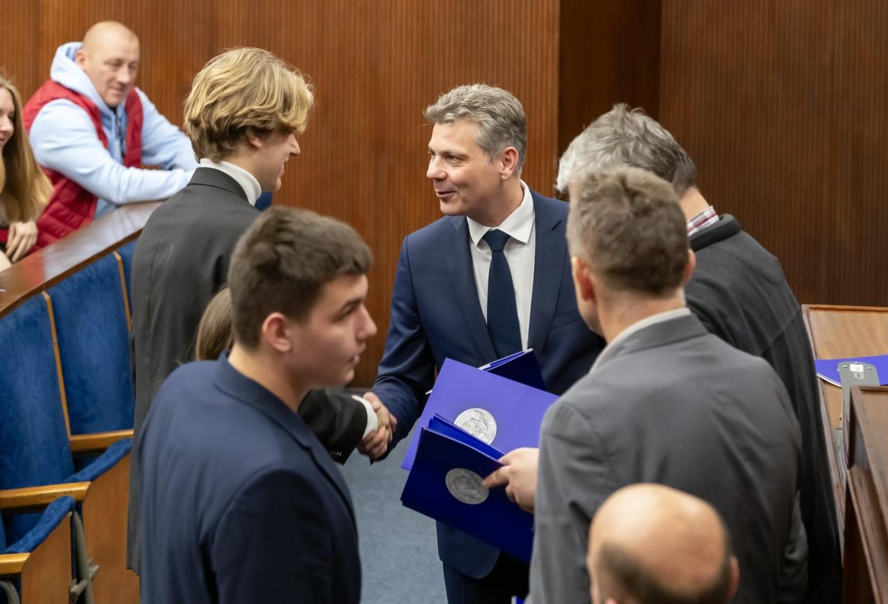 Prezydent wręczył stypendia najlepszym bytomskim sportowcom 24