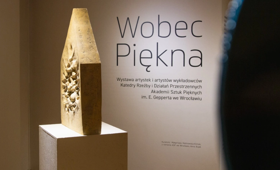 "Piękno pośród ruin. Rzeźba w powojennej Polsce". Wykład w sosnowieckim Centrum Sztuki