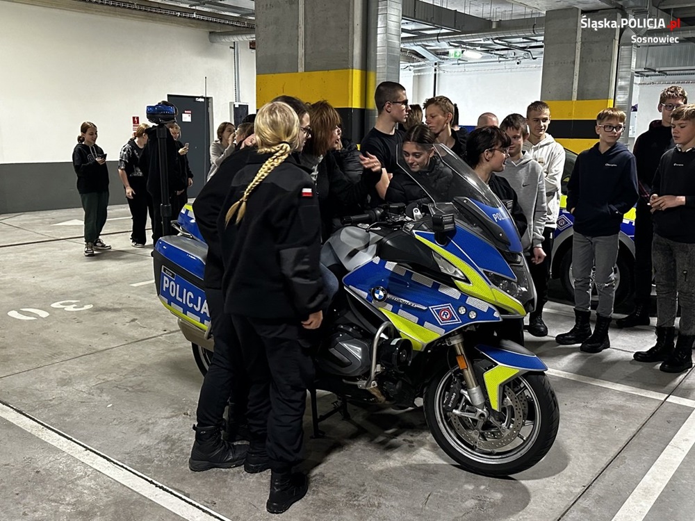 Sosnowieccy uczniowie odwiedzili policjantów