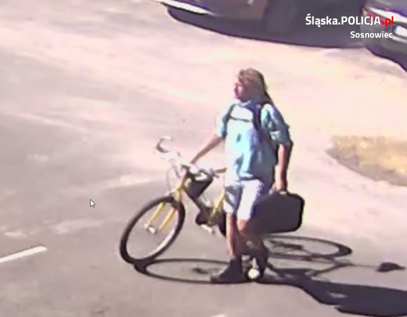 Przywłaszczył sobie cudzą torbę z laptopem. Poznajesz tego mężczyznę?