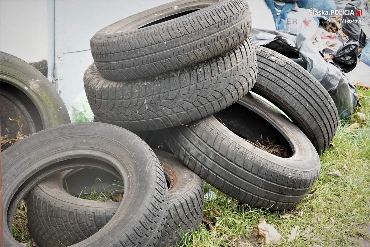 Mikołowska Policja przypomina - podrzucanie śmieci to wyłudzanie usługi!