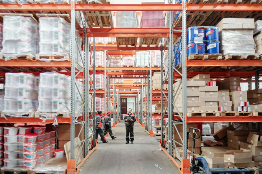 Rozwijaj swoją karierę w logistyce i produkcji!