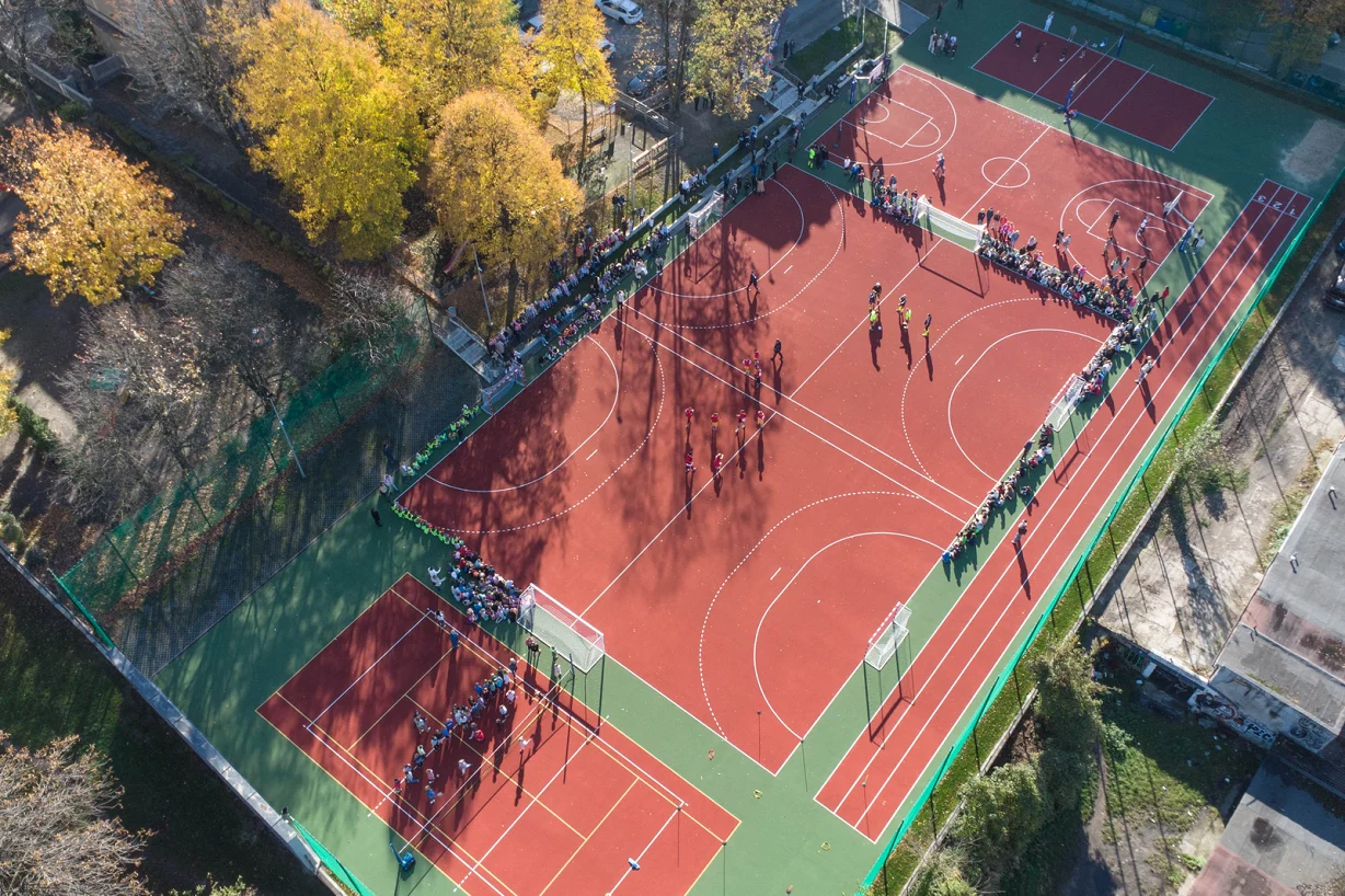 Uczniowie Zespołu Szkolno-Przedszkolnego nr 23 w Katowicach mają nowe boisko